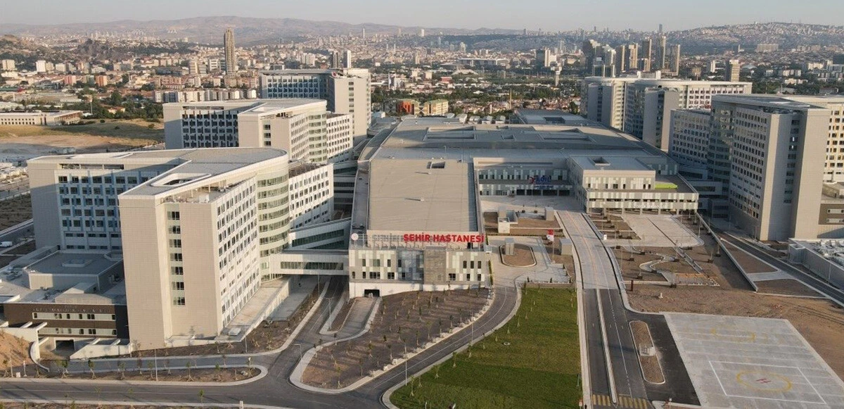Türkiye'nin en büyük hastanesinin açılışında konuşan Cumhurbaşkanı Erdoğan muhalefete yüklendi: Her türlü sinsiliği yapıyorlar