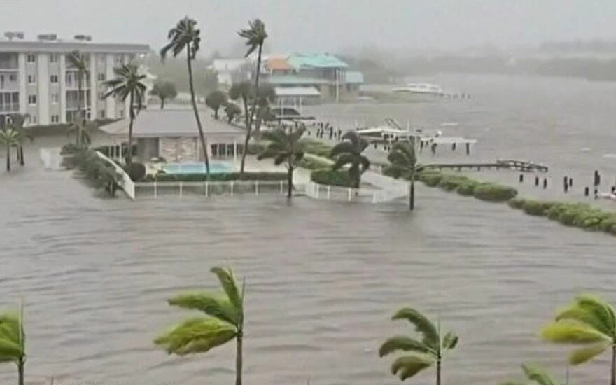 ABD’nin Florida eyaletini Ian Kasırgası vurdu! Elektrikler kesildi, evler yıkıldı, araçlar sular altında kaldı
