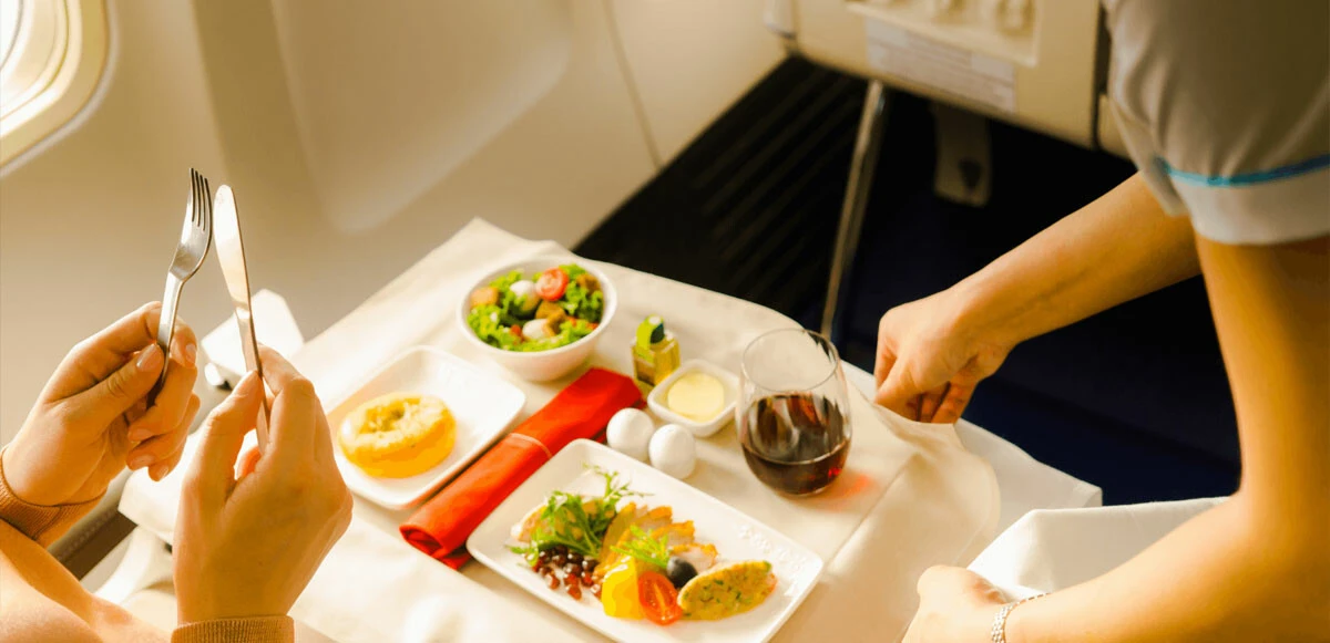 Sesler yemeklerin tadını değiştiriyor! Uçak yemeklerinin tadı neden kötü ortaya çıktı