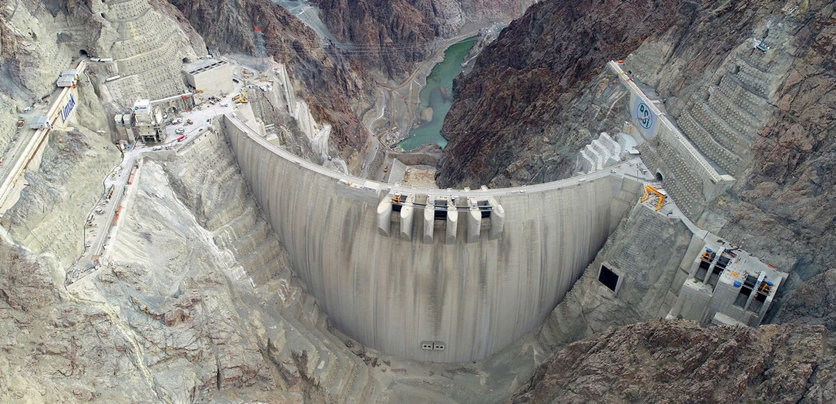 Dünyanın 3. barajı Yusufeli’nde heyecanlandıran kareler! 9 yıllık çalışmayı 7 saniyede gösterdiler
