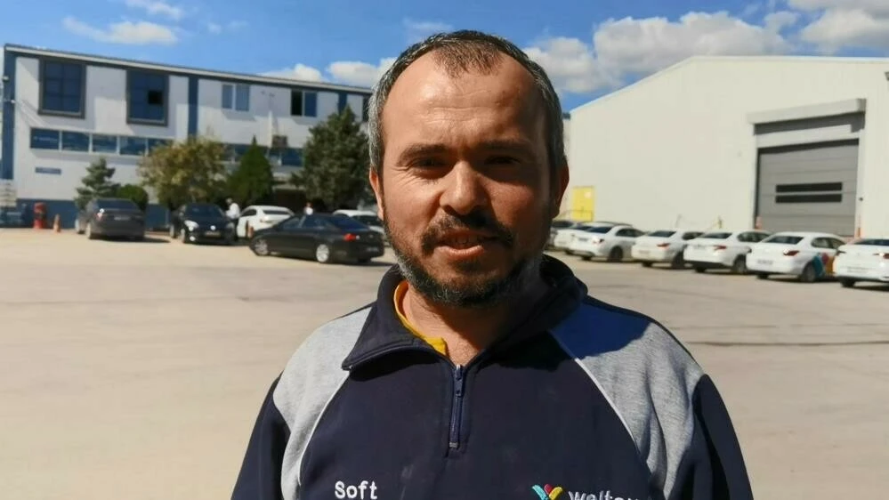 Böyle işbaşı görülmedi! İşe geç kalan işçi mesaiye uçarak gitti