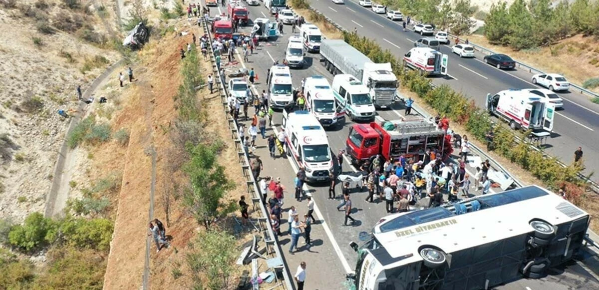 Gaziantep'teki feci kazada 2 oğlunu kaybeden anne ihmalleri ortaya serdi: Şoför kazadan sonra...