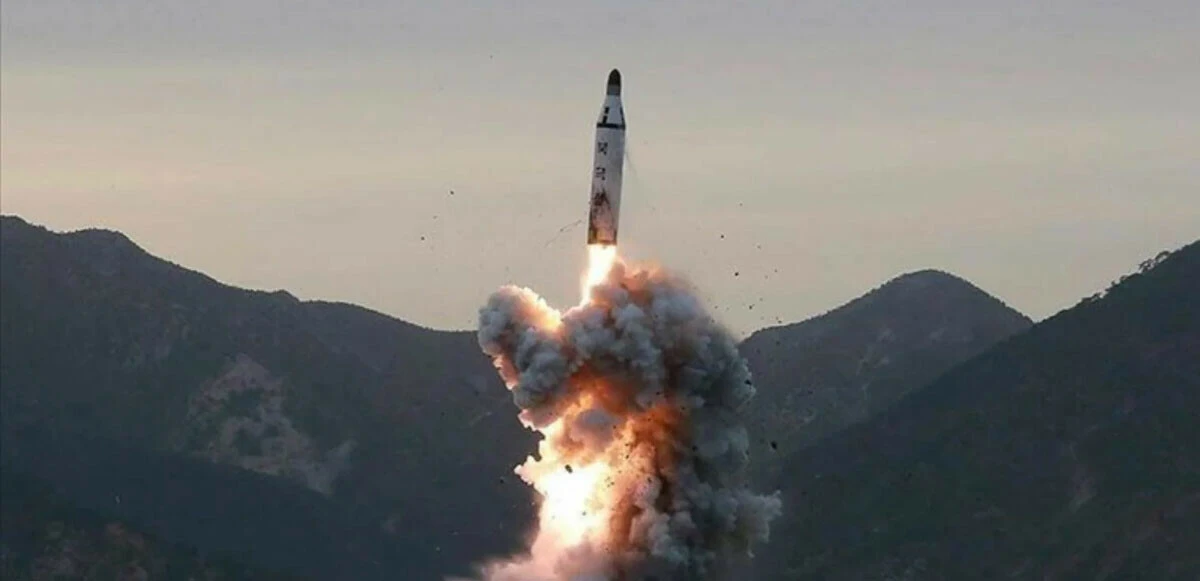 12 günde 6. deneme! Japonya'yı alarma geçiren Kuzey Kore yine iki balistik füze fırlattı