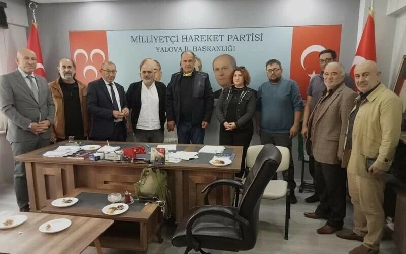 İYİ Parti'de istifa depremi! Partiden ayrılan 4 kişi MHP'ye üye oldu