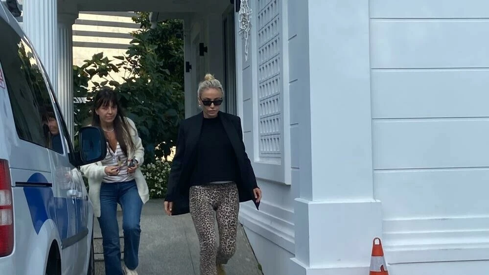 Ev hapsi kaldırılan Gülşen, bugün karakolda imza verdi