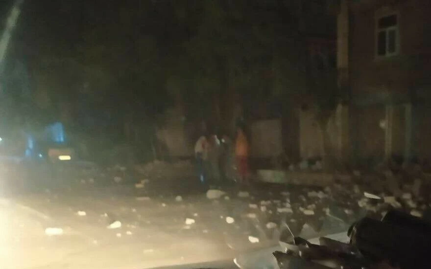 İran Hoy kentindeki depremde 50 ev tamamen yıkıldı, 1127 kişi yaralandı