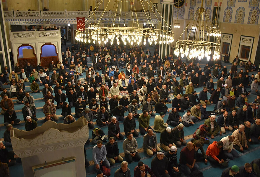 Tüm yurtta Mevlid Kandili idrak edildi