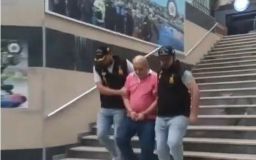 Pınar Altuğ’a saplantısı sebebiyle Yağmur Atacan’a silahlı saldırıda bulunan zanlı 8 yıl üstüne yakalandı!