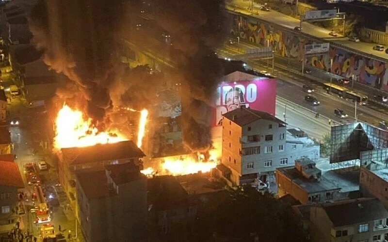 Son dakika: Kadıköy’de şiddetli patlama! Vali Yerlikaya acı haberi duyurdu