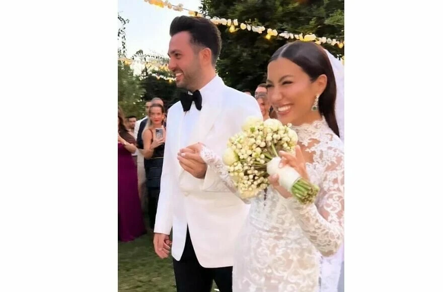 Sibel Can ve Hakan Ural'ın oğlu Engincan Ural, Bodrum'da evlendi! Düğünde tabak detayı dikkat çekti