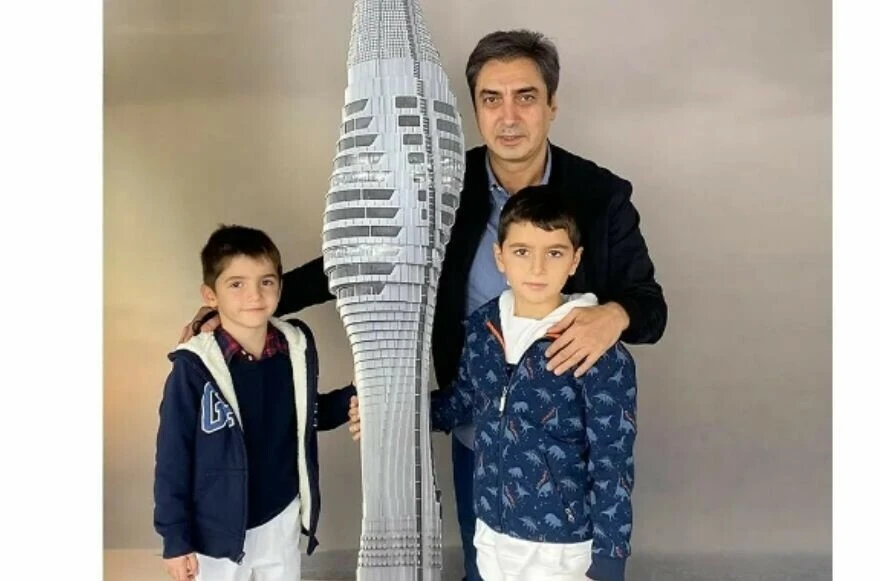 Necati Şaşmaz'dan bir ilk: İki oğlunun fotoğrafını sosyal medya hesabından paylaştı