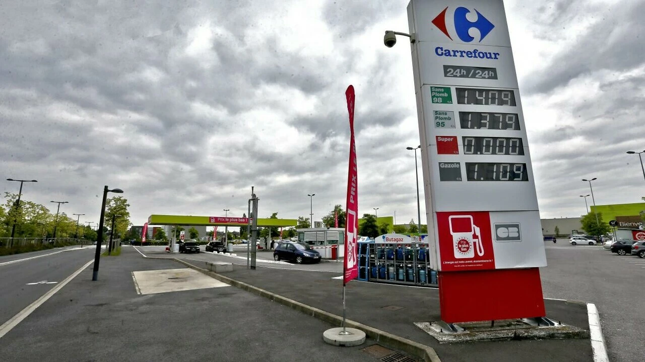 Avrupa'da benzin kuyruğunda saldırı! Fransız, İsviçreliyi 6 yerinden bıçakladı