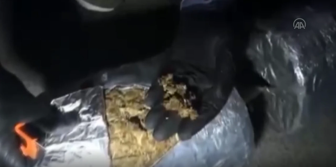 Son dakika: Meksika'dan gelen gemide 1 tondan fazla uyuşturucu yakalandı