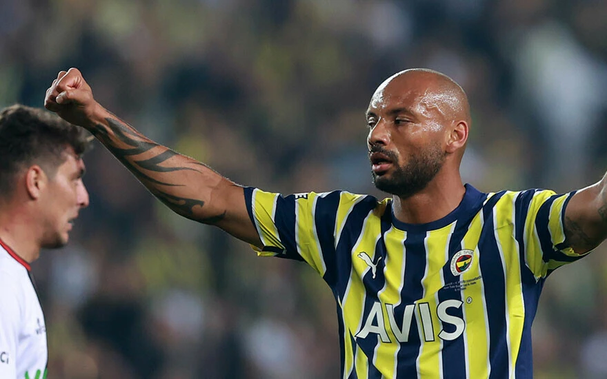 Fenerbahçe 103 gollü efsane sezonu tarihe gömebilir