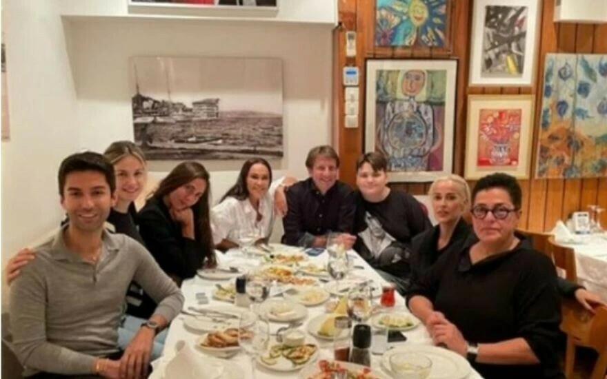 Hülya Avşar kızıyla Mehmet Dinçerler hakkında çıkan iddialara ateş püskürdü: “Benim kızıma yakıştırdıkları şeye bakın”