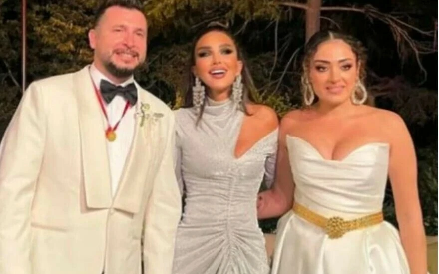 İbrahim Tatlıses geleneği bozmadı: Servet değerindeki düğün takısıyla gözleri kamaştırdı