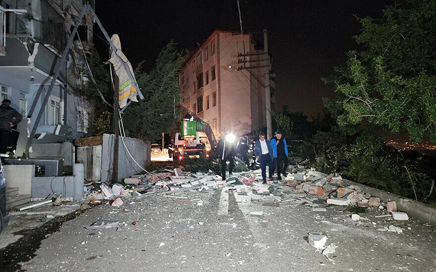 Karabük’te 4 katlı binada doğal gaz patlaması: 4 kişi yaralandı