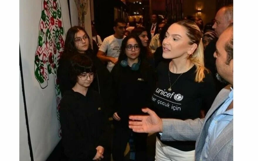 Olaylı şekilde boşanan Hadise’den samimi açıklamalar: Bize mutsuzluk veren şeylerden uzak durmalıyız!
