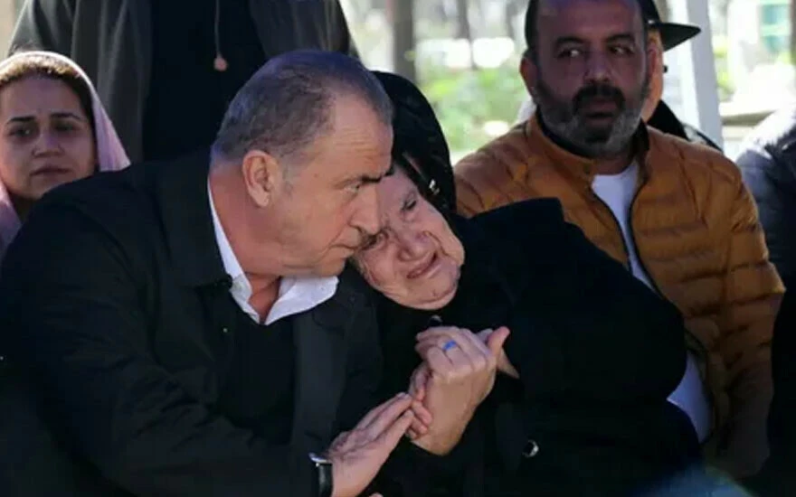 Fatih Terim’in annesi Nuriye Terim hastaneye kaldırıldı