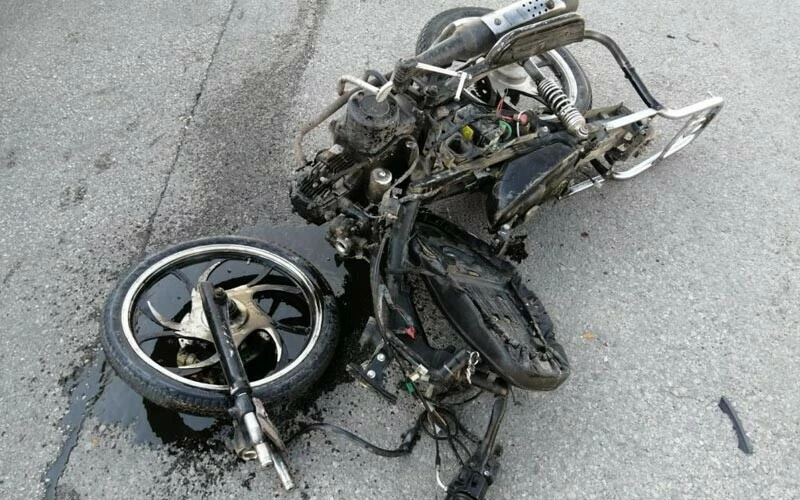 Erzincan’da feci kaza! Otomobil ile motosiklet çarpıştı: Biri ağır 4 yaralı