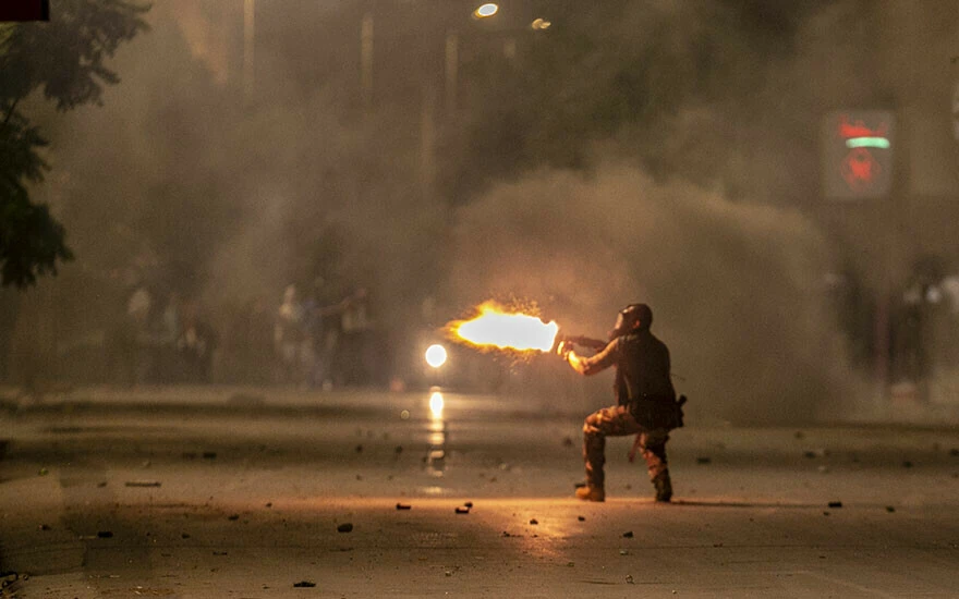 İran’dan sonra bu sefer Tunus sokakları karıştı: 17 yaşındaki Malik el-Selimi’nin ölümü protesto ediliyor