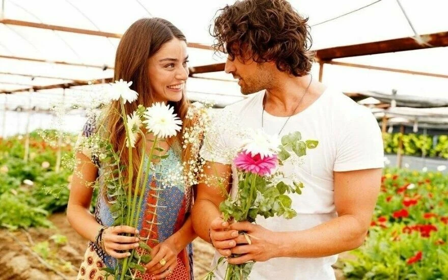 Alp Navruz ve Ayça Ayşin Turan’dan üzen haber: Fotoğraflar bile silindi…