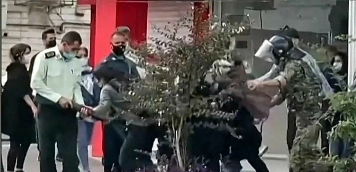 İran rejimi baskılarla tehditlerle yalan söyletiyor! Polisin döverek öldürdüğü liseli için şoke eden iddialar