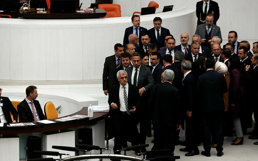 HDP’li Ömer Faruk Gergerlioğlu’nun ‘vicdansız’ sözleri Meclis’i karıştırdı