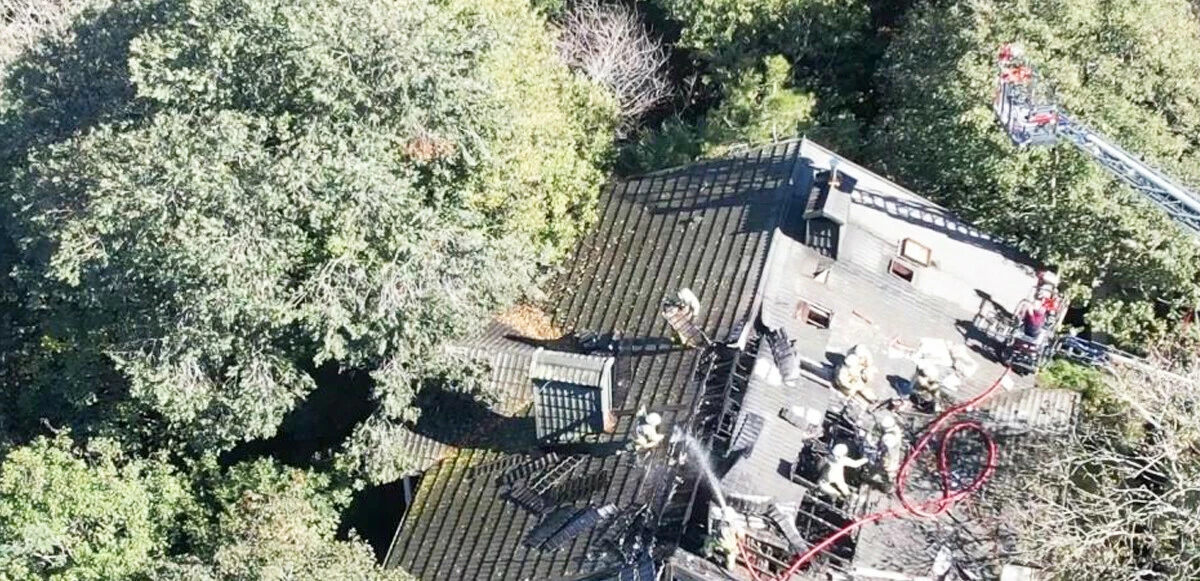 Boğaziçi Üniversitesi'nde yangın, binanın çatısı zarar gördü