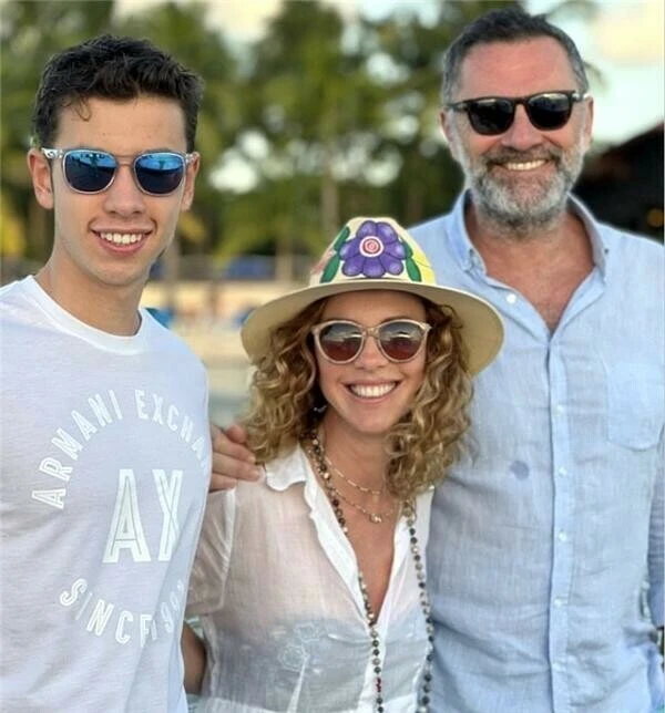 Sihirli Annem'in Betüş'ü İnci Türkay'ın son hali ve oğluyla pozları sosyal medyayı salladı