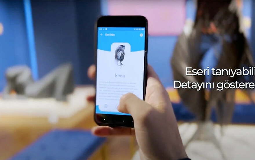 Yapay zeka ile seslendirme müzeye girdi: Kamerayı tut, akıllı rehberi dinle dönemi