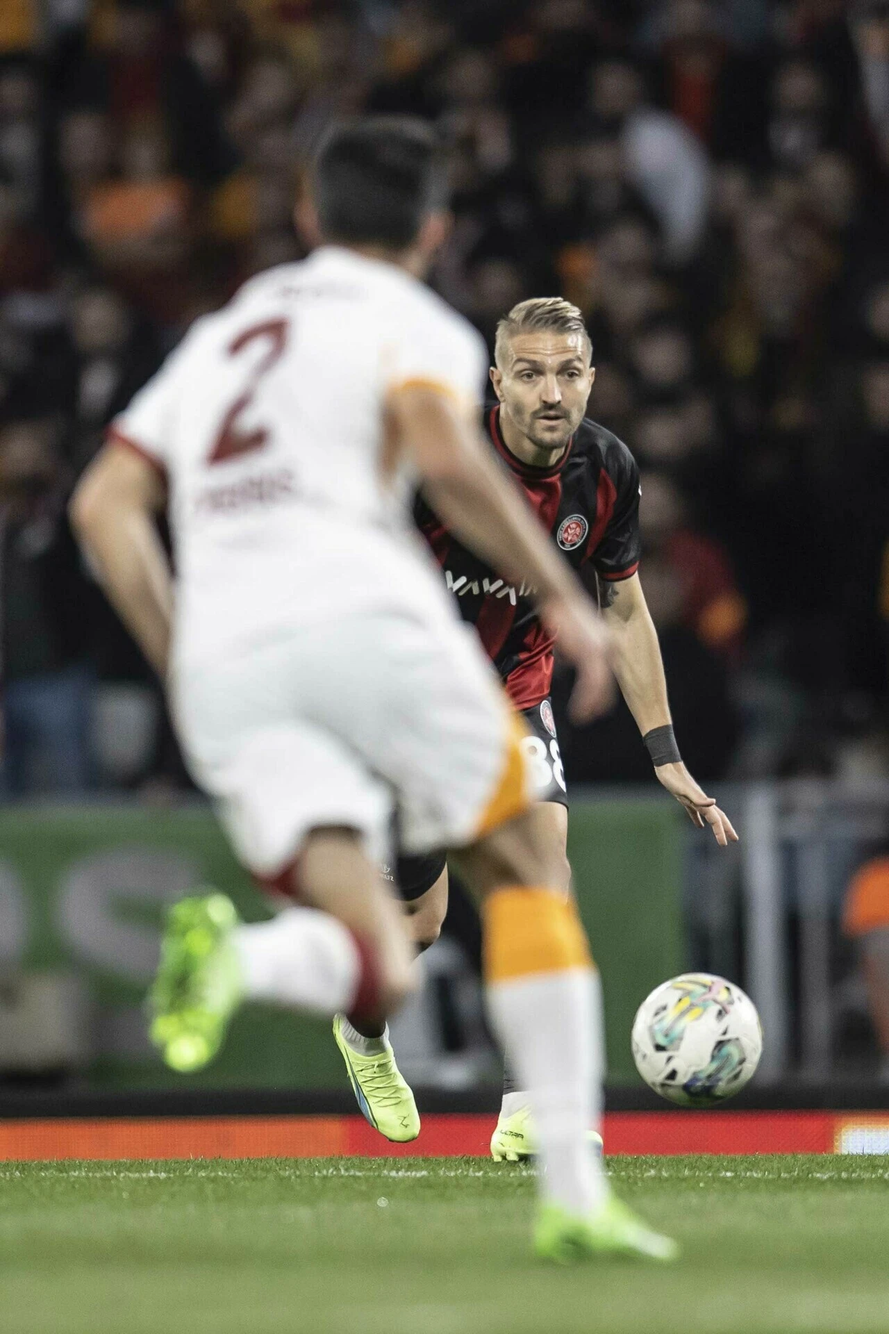 Karagümrük'ün yıldızına tepki: Maç boyunca ıslıklandı!