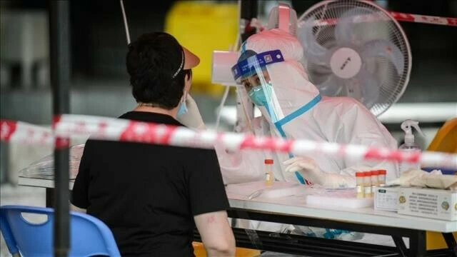 Kapana kısılan 300 bin kişi iPhone'un üretim fabrikasından firar etti! Kilometrelerce yürüdüler