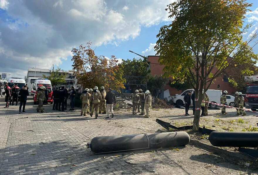 Son dakika! İkitelli'de şiddetli patlama: Ölü ve yaralılar var