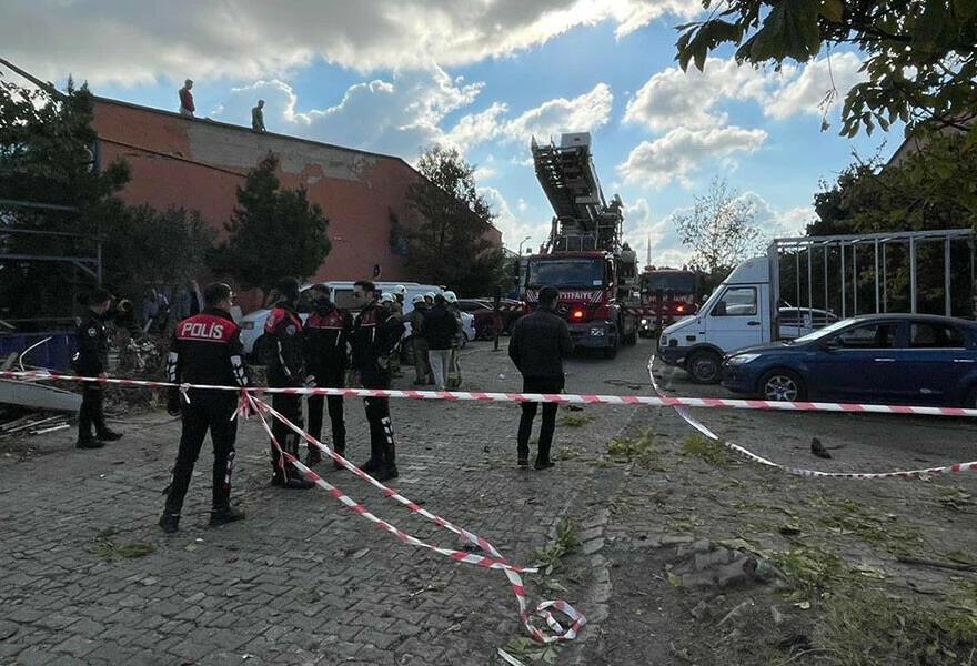 Son dakika! İkitelli'de şiddetli patlama: Ölü ve yaralılar var