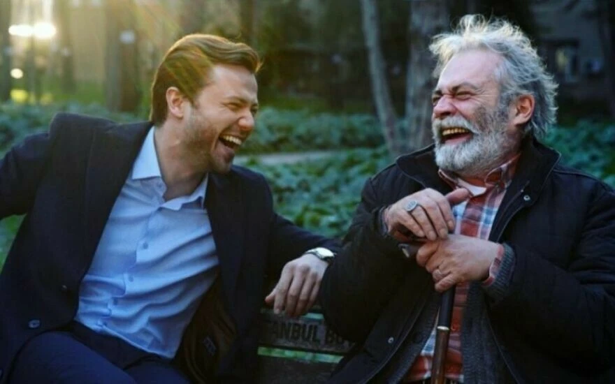 Tolga Sarıtaş’tan Haluk Bilginer itirafı: “Onu gören herkesin enerjisi yükseliyor”