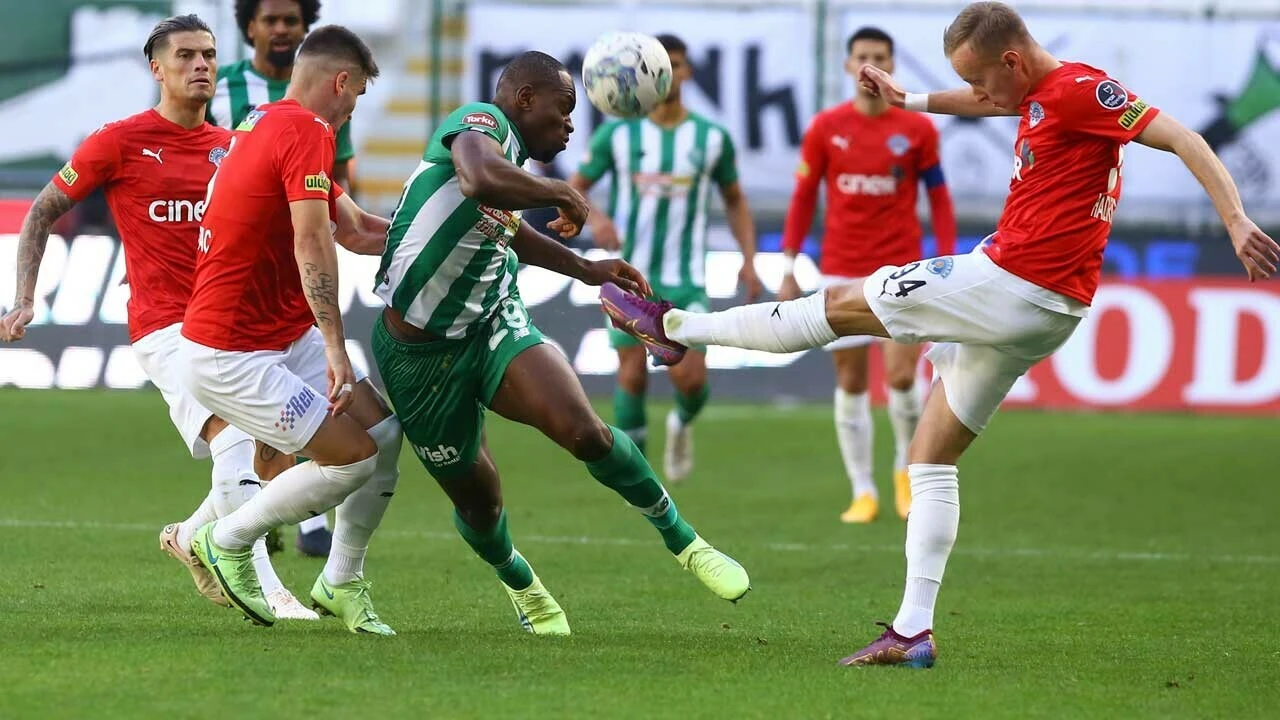 Ertuğrul Taşkıran'dan taraftara tepki: Gözleri dolarak konuştu!