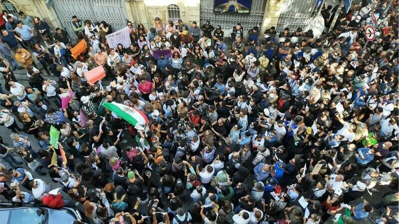 İran'daki protestoculara sert uyarı: Bugün gösterilerin son günü! Artık sokağa çıkmayın