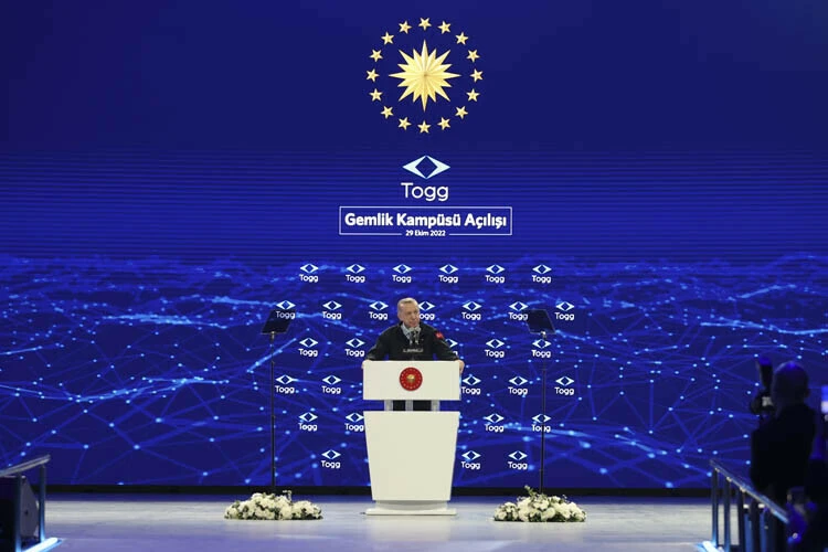 Son dakika! Yerli otomobil Togg banttan indi, direksiyona Cumhurbaşkanı Erdoğan geçti: 'Çılgın Türkler geliyor' diyecekler