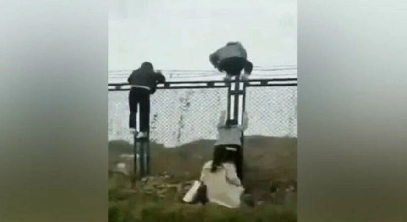 Kapana kısılan 300 bin kişi iPhone'un üretim fabrikasından firar etti! Kilometrelerce yürüdüler