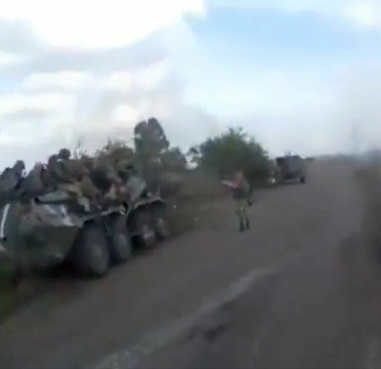 Rusya'nın ilhak ettiği bölgeden Rus askerleri kaçıyor! Herson'da panik halde böyle görüntülendiler