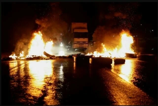 Brezilya'da Jair Bolsonaro ateşi! Destekçileri ortalığı yangın yerine çevirdi