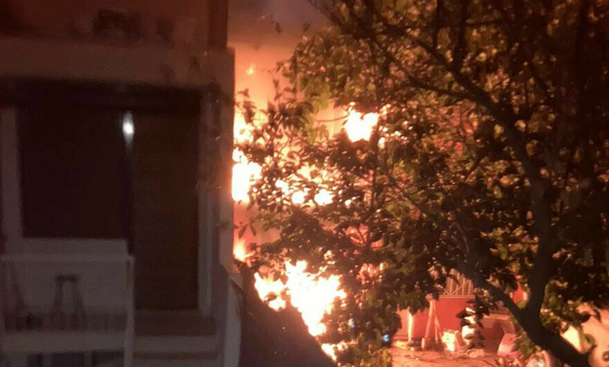 İzmir’de 2 katlı evde çıkan yangında 27 yaşındaki genç hayatını kaybetti