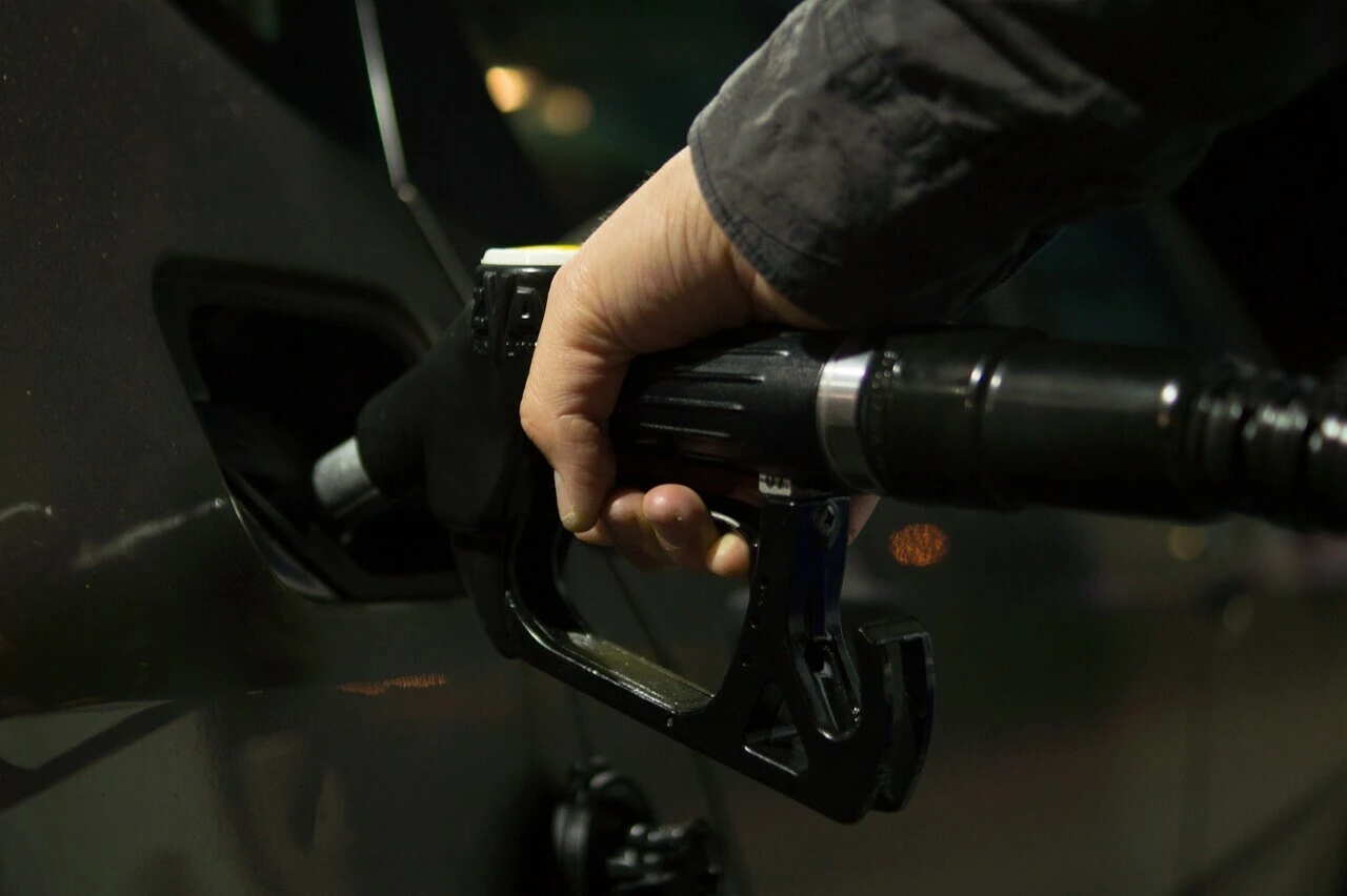 Brent petrol kritik sınırı geçti, akaryakıt fiyatlarına yine zam göründü (1 Kasım benzin ve motorin fiyatları)