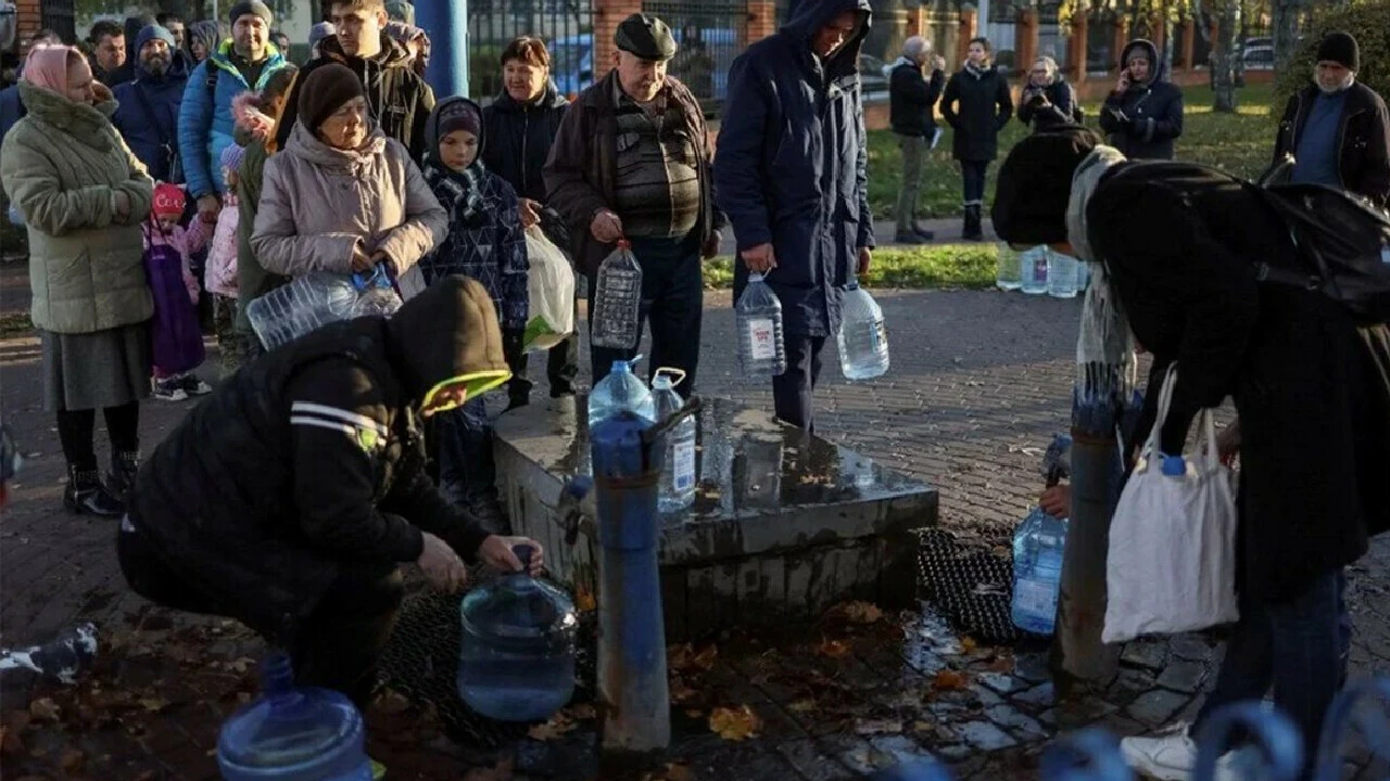 Rus saldırıları Kiev'i buz kestirdi! Şehirde 'ısınma noktaları' kuruluyor