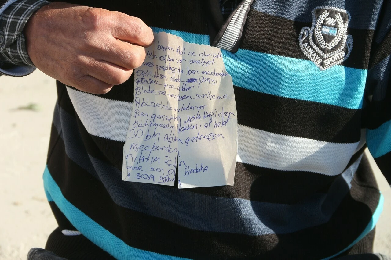 Çaldığı paranın 50 bin TL’sini geri getiren hırsız 'not' bıraktı