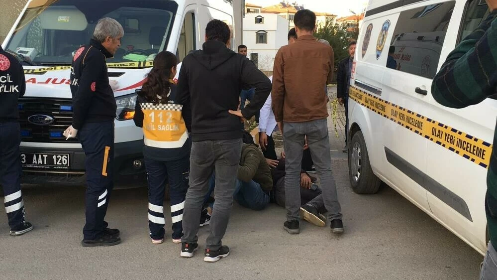 Elazığ'da iki grup arasında silahlı kavga: 2 kişi olay yerinde 1 kişi hastane yolunda öldü