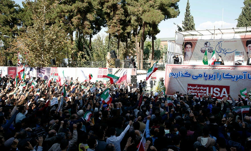 İran ile ABD arasındaki tansiyon yükseliyor! Biden'ın "İran'ı özgürleştireceğiz" sözlerine İran Cumhurbaşkanı Reisi cevap verdi