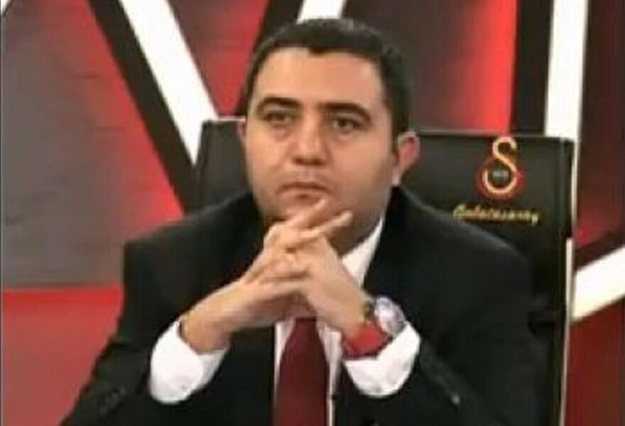 Fenerbahçe Sivasspor maçının spikeri kim? Fenerbahçe maçını anlatan Ali Ferahbot kimdir, hangi takımlı?