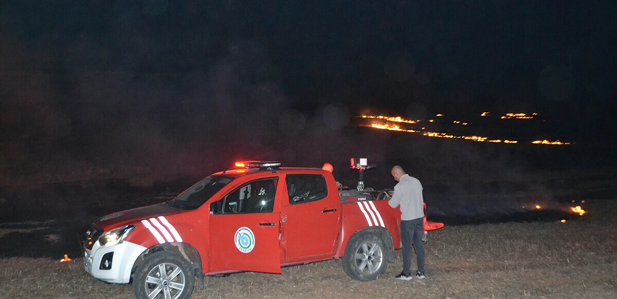 700 dönümlük anız küle döndü